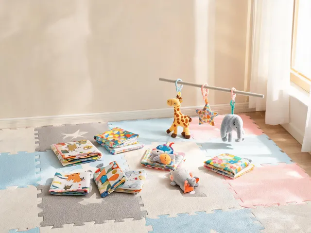 Play mat and stroller toy sample wall